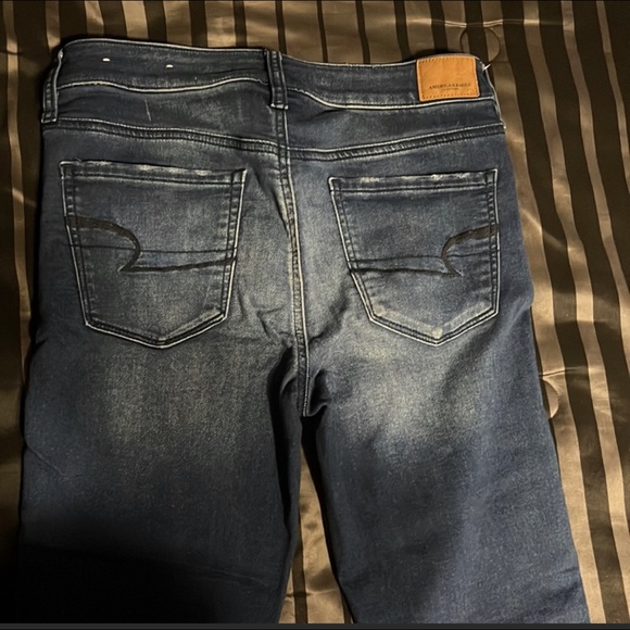 American Eagle Distressed Jeans - Picture 4 of 6
